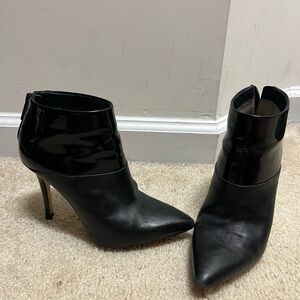 MICHAEL Michael Kors Black Ankle Booties Sleek Design